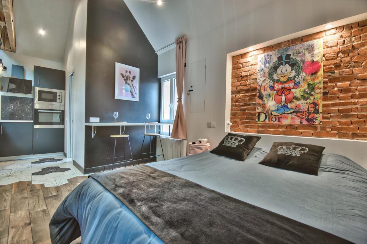 * Le Loft Des Mysteres * Apartment แมงเตอนง ภายนอก รูปภาพ