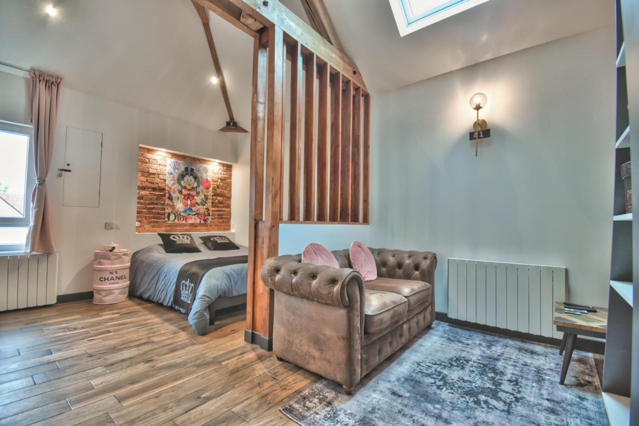 * Le Loft Des Mysteres * Apartment แมงเตอนง ภายนอก รูปภาพ